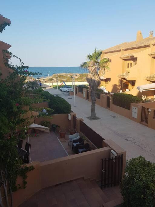 Chalet Adosado En La Playa De El Perellonet Con Piscina, Pista Tenis Valencia Exterior foto
