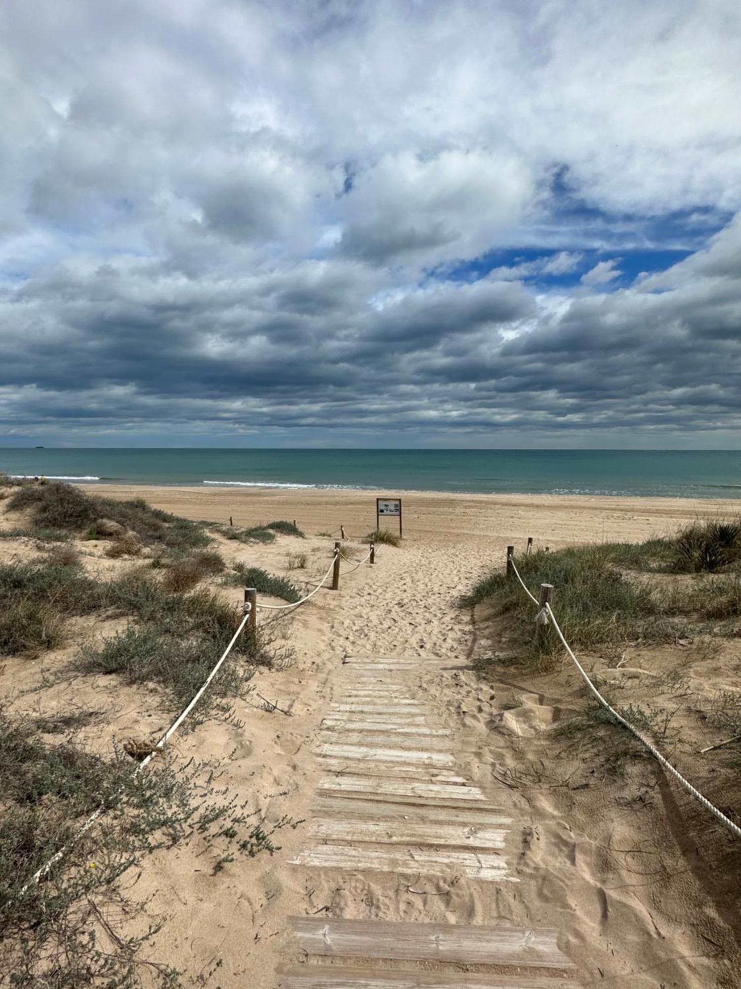 Chalet Adosado En La Playa De El Perellonet Con Piscina, Pista Tenis Valencia Exterior foto
